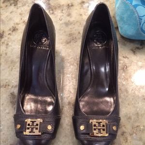 Wedge shoes
