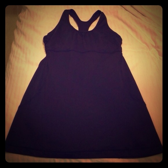 Lululemon black tank