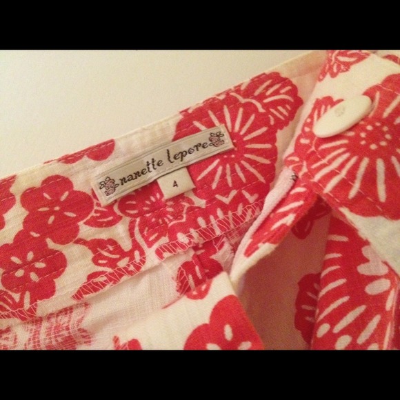 Nanette Lepore Red & White Floral Cropped Pant