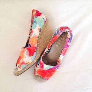 👠sold👠 Toms Floral Wedges 7.5
