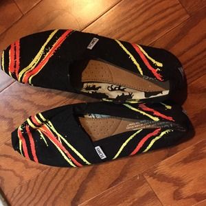 Toms limited edition hand painted black canvas