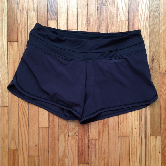 Lululemon Groovy Run Shorts (Size 8)