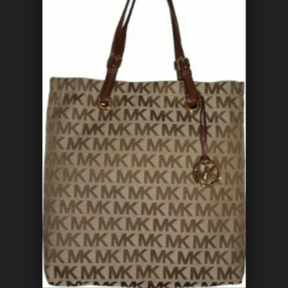 AUTHENTIC Micheal Kors Purse