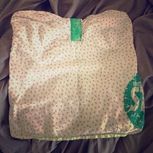 Sexy and sweet volcom top