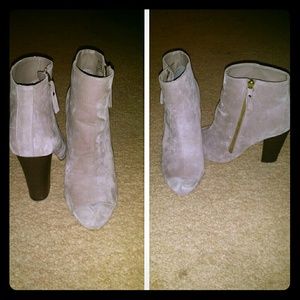 *SOLD* Steve Madden booties