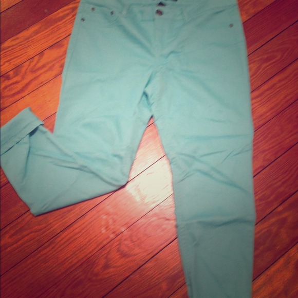 Super cute teal skinny jeans