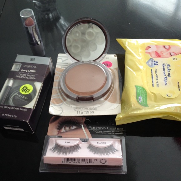 cover girl Accessories - 💕 5 piece make up bundle💕