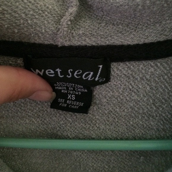 Super adorable wet seal bow hoodie - Picture 3 of 3
