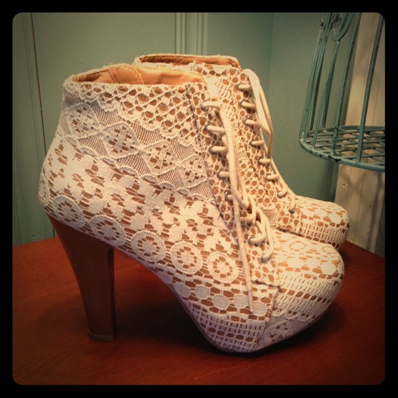 Lace booties