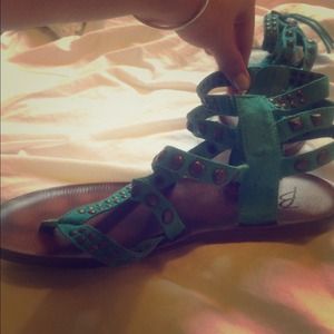Size 8.5 teal sandals