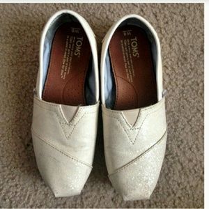 Ivory glitter TOMS