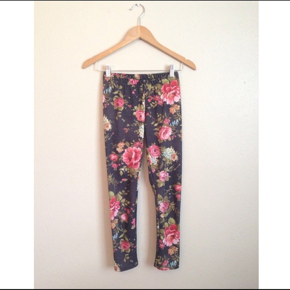 ⬇️Nollie Floral Leggings