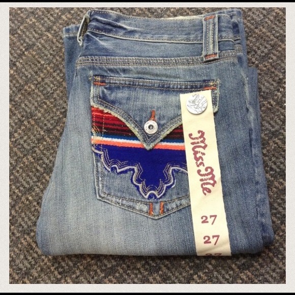 Miss Me jeans with colorful back pocket