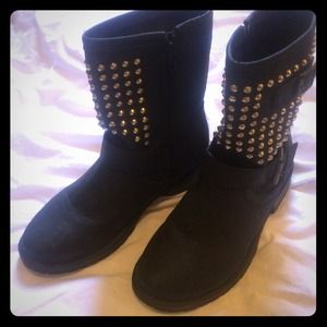 Size 8 - black boots with gold studs