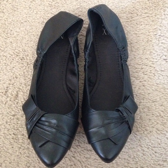 New York & Co flats, NEVER WORN
