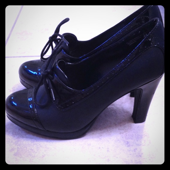 Madden Girl Shoes - Black Oxford Pumps!