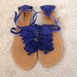 🚫SOLD🚫 Dollhouse flats