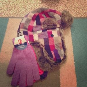 Hat & gloves