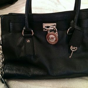 TRADED Michael kors black leather Hamilton