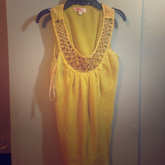 Yellow shirt