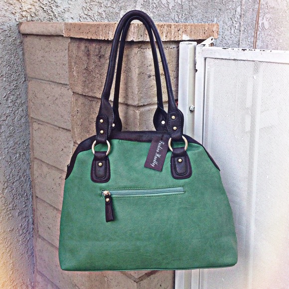 ❗️🚫SOLD IN BUNDLE❗️Green Tea Woodland Handbag - Picture 3 of 4