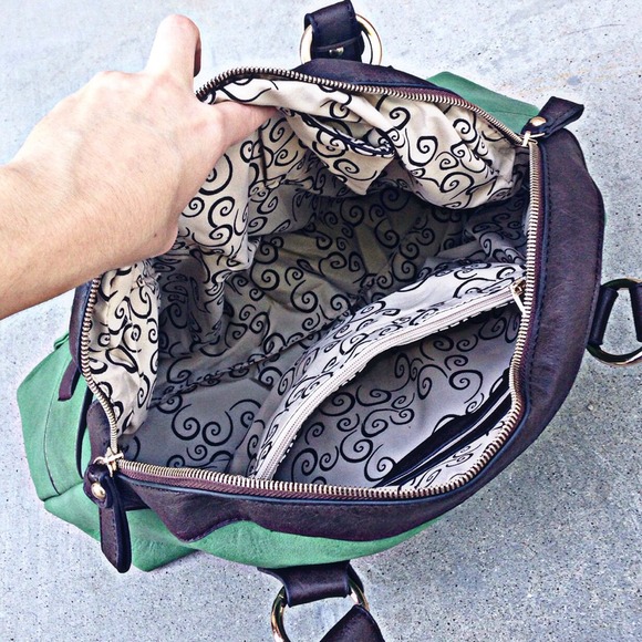 ❗️🚫SOLD IN BUNDLE❗️Green Tea Woodland Handbag - Picture 4 of 4