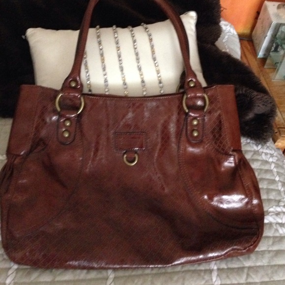 Nine West Handbags - 👜 SOLD LOCALLY!! Great dark brown purse