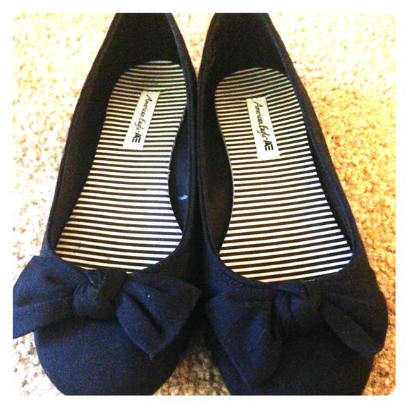 Cute black flats!