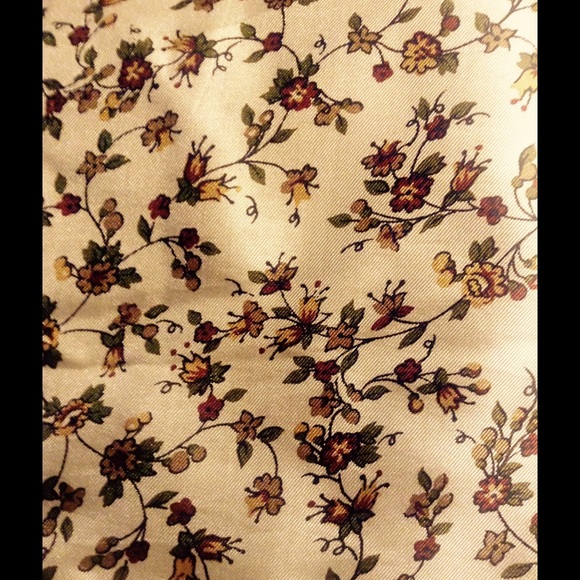 LOVELY FLOWERED SILK SCARF - Picture 1 of 4