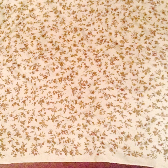 LOVELY FLOWERED SILK SCARF - Picture 2 of 4