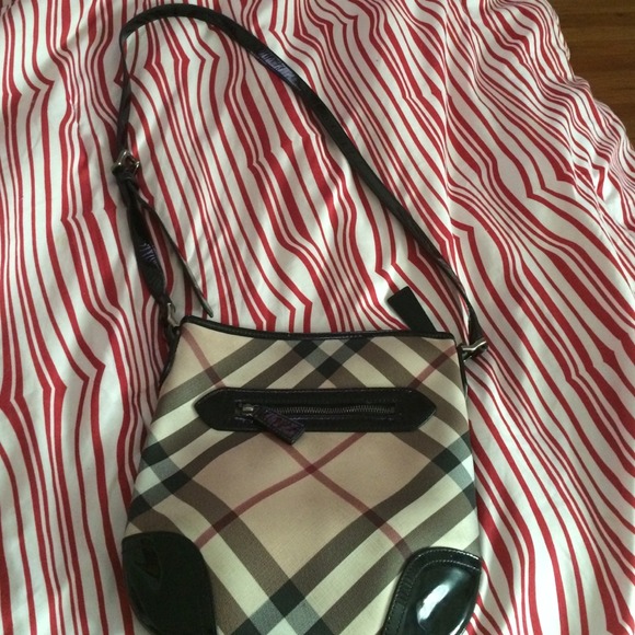 100% authentic Burberry crossed that bodybag