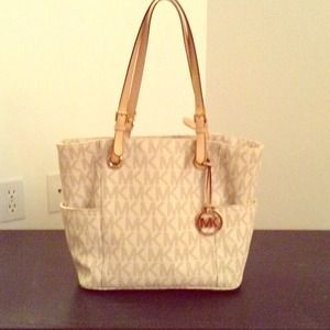 🌻Michael Kors Tote🌻
