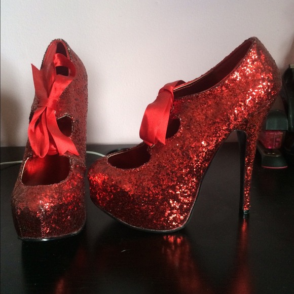 🚫SOLD IN BUNDLE - Bordello Red Glitter