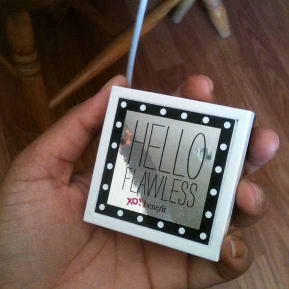 Benefit Hello Flawless Foundation