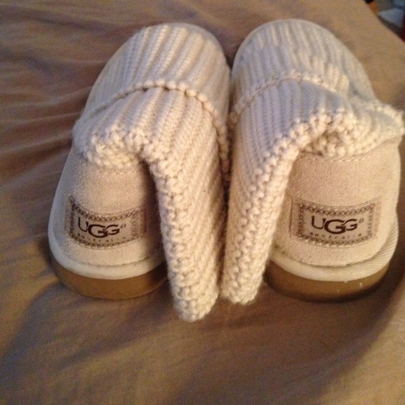 white knit boots
