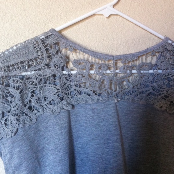 Grey top - Picture 4 of 4