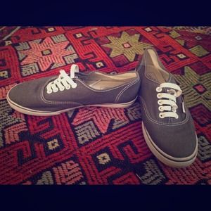 Gray Vans--- like new!