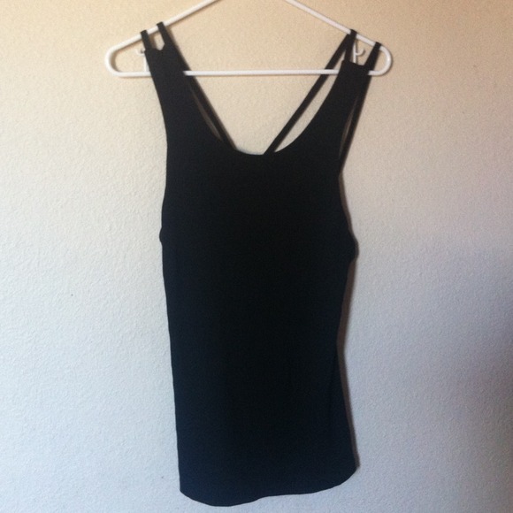 Black tanktop