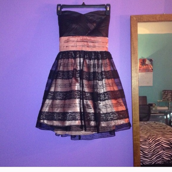 Black and Light Pink Dress - Picture 2 of 3