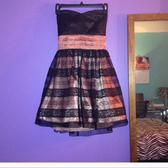 Black and Light Pink Dress - Picture 3 of 3