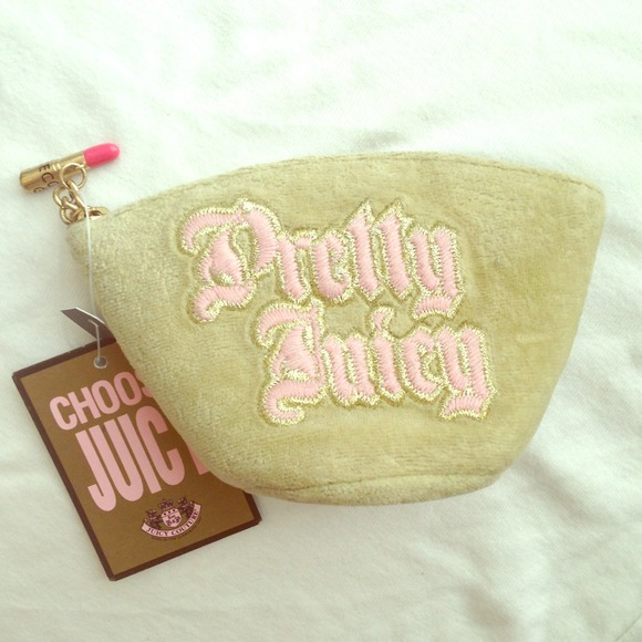 Reduced! Juicy Couture Velour Makeup Bag✨💄