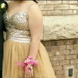 Sherri Hill prom dress