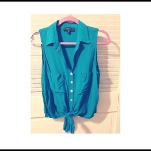 Karen Kane button up top