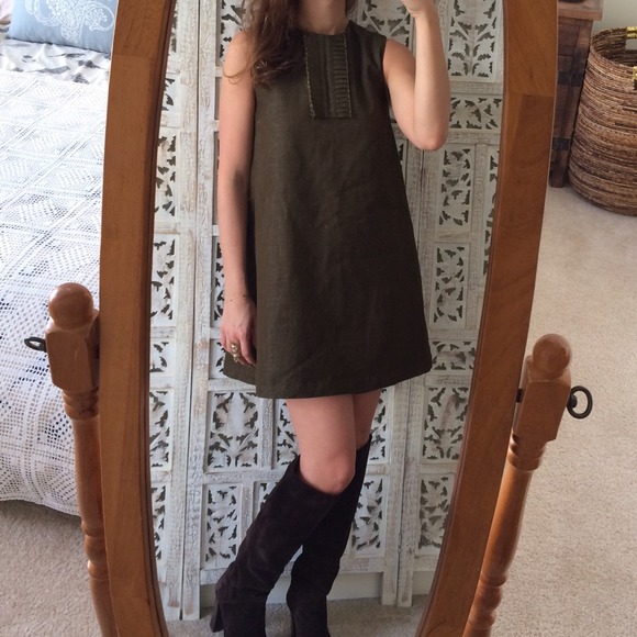 🍎 SOLD 🌿V🌿 Deep olive shift dress - Picture 3 of 3