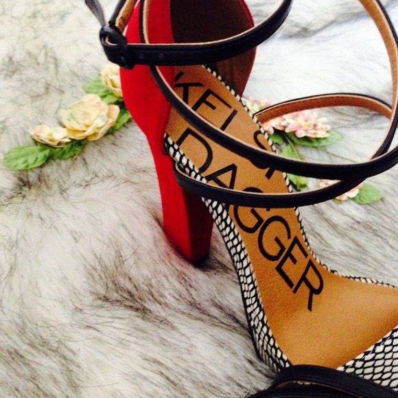 Kelsi Dagger Chunky Heels - Picture 4 of 4