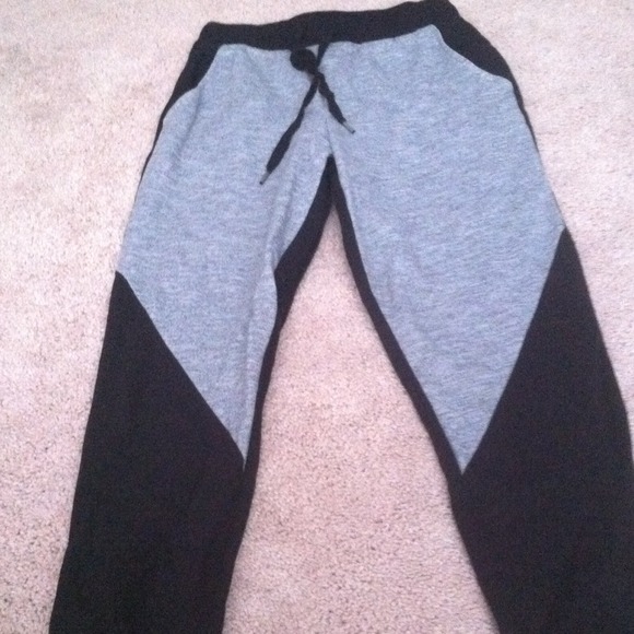 JOGGERS-Black and grey - Picture 2 of 4