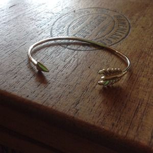 Stella & Dot Silver Gilded Arrow Bangle