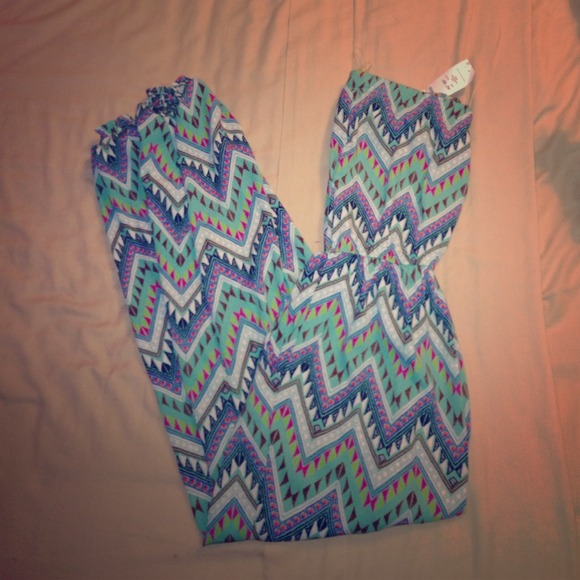 Brand new gorgeous romper 💚