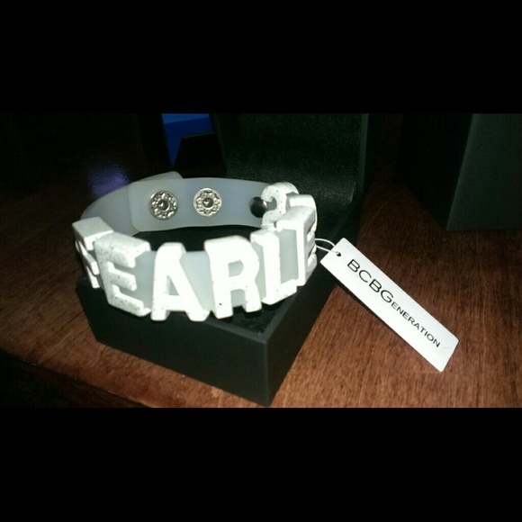 BCBG 'fearless' adjustable bracelet