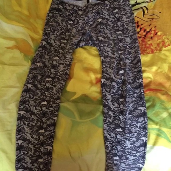 Love culture leggings